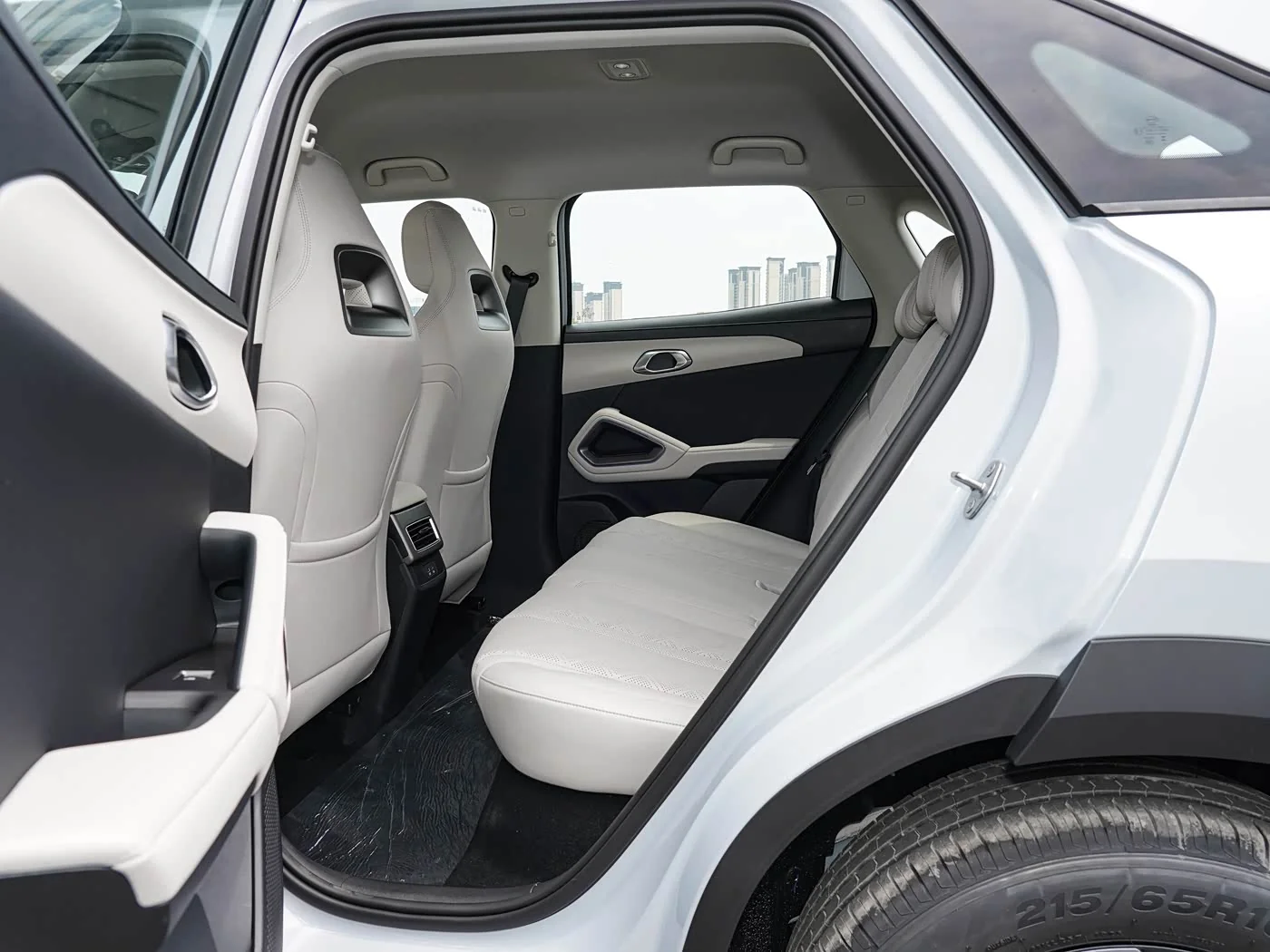 1400x1050_autohomecar__ChxpV2iRwvGAeNJBACmusBoIHNU335.jpg