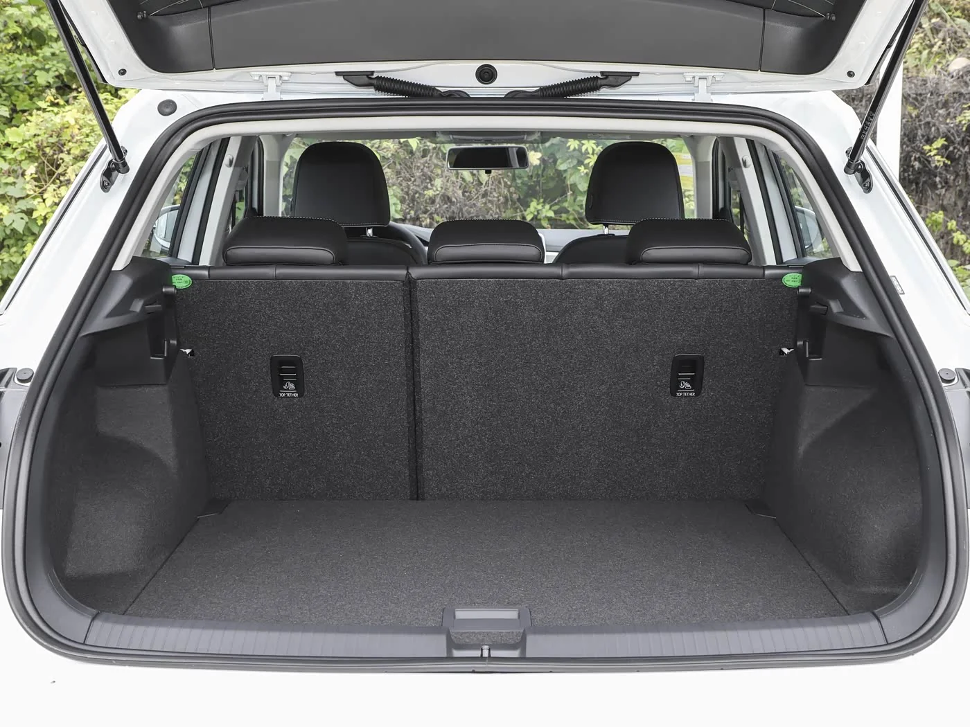 1400x1050_autohomecar__Chto52kVmrqAOj2zADSr6zKS_0Y434.jpg