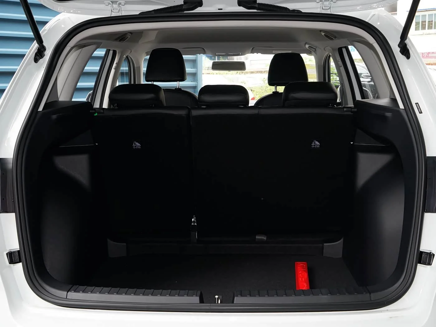 1400x1050_autohomecar__ChtpWGjzflWAbK97ACJsvYbLE2g200.jpg