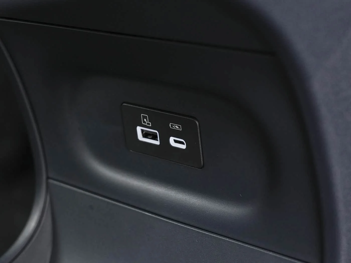 1400x1050_autohomecar__ChxpV2pVzgaAV8BcACOfZIbLMM8581.jpg
