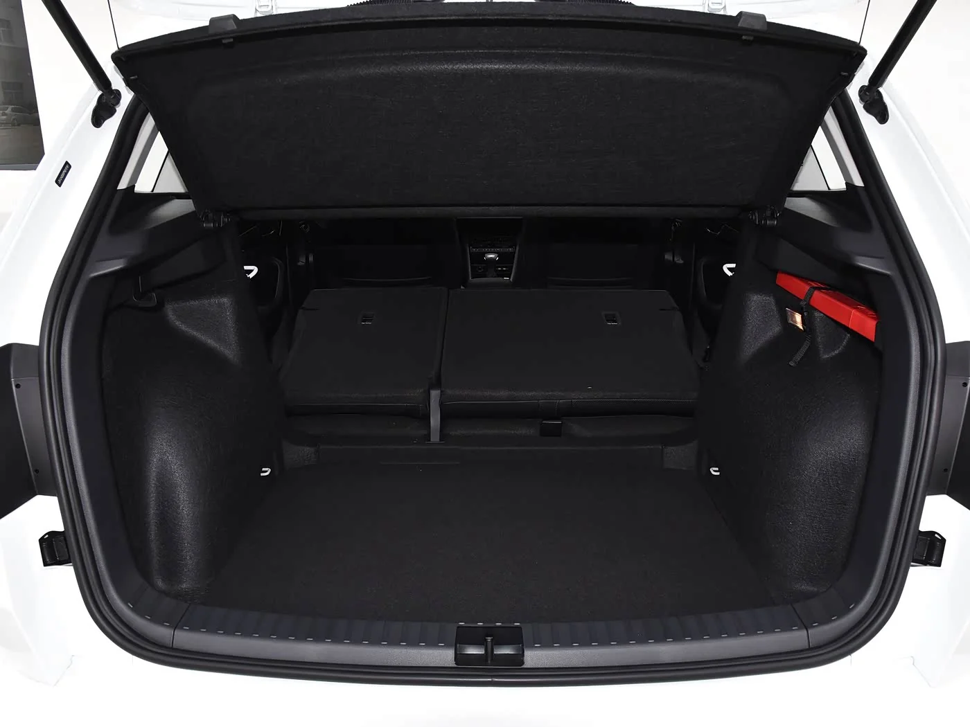 1400x1050_autohomecar__ChxkjmQbAzOAJdgrABBgwzXSwSM173.jpg