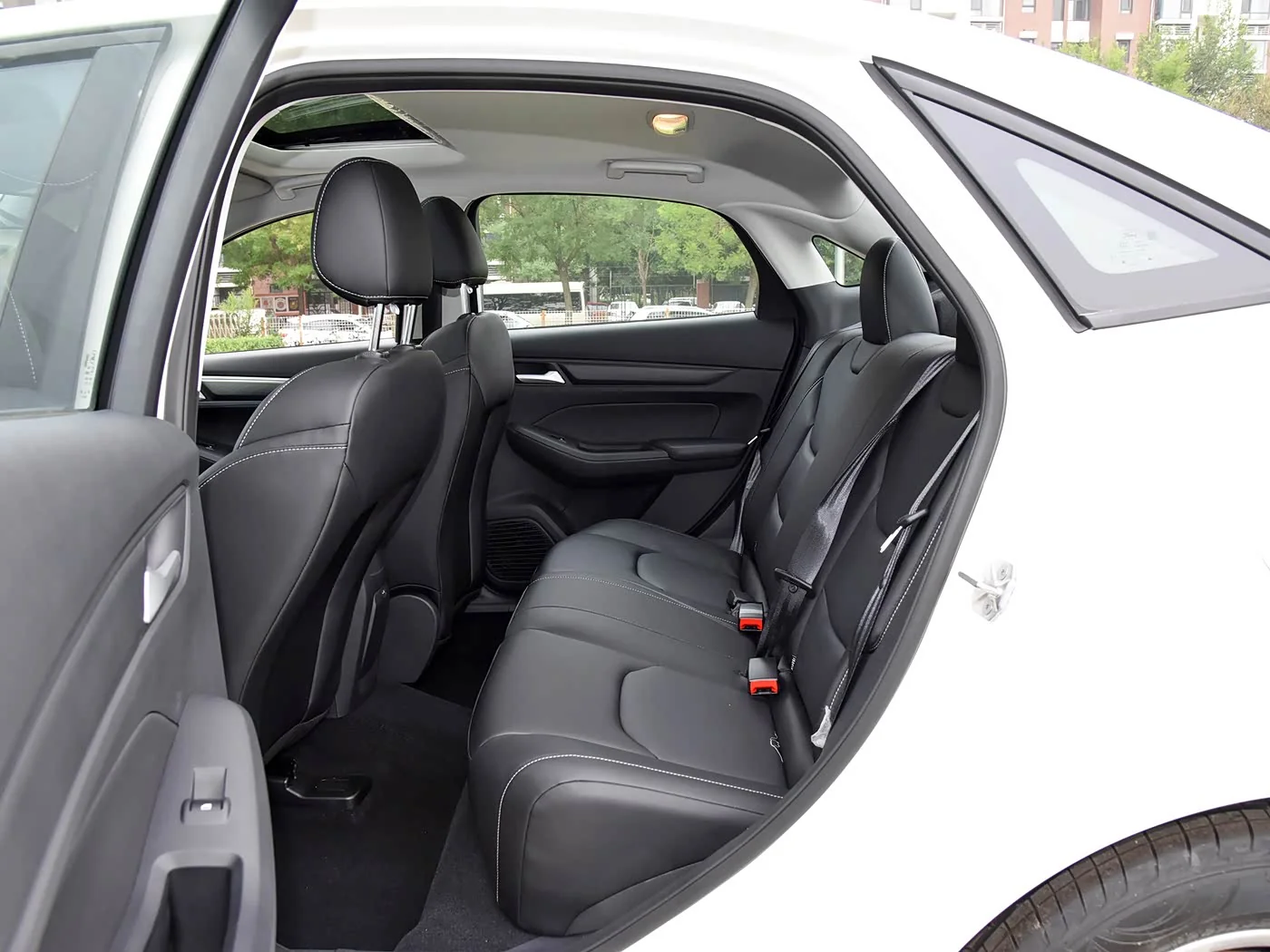 1400x1050_autohomecar__Chxkk2Dq28SAQH4iAAgQdyTdaVw039.jpg