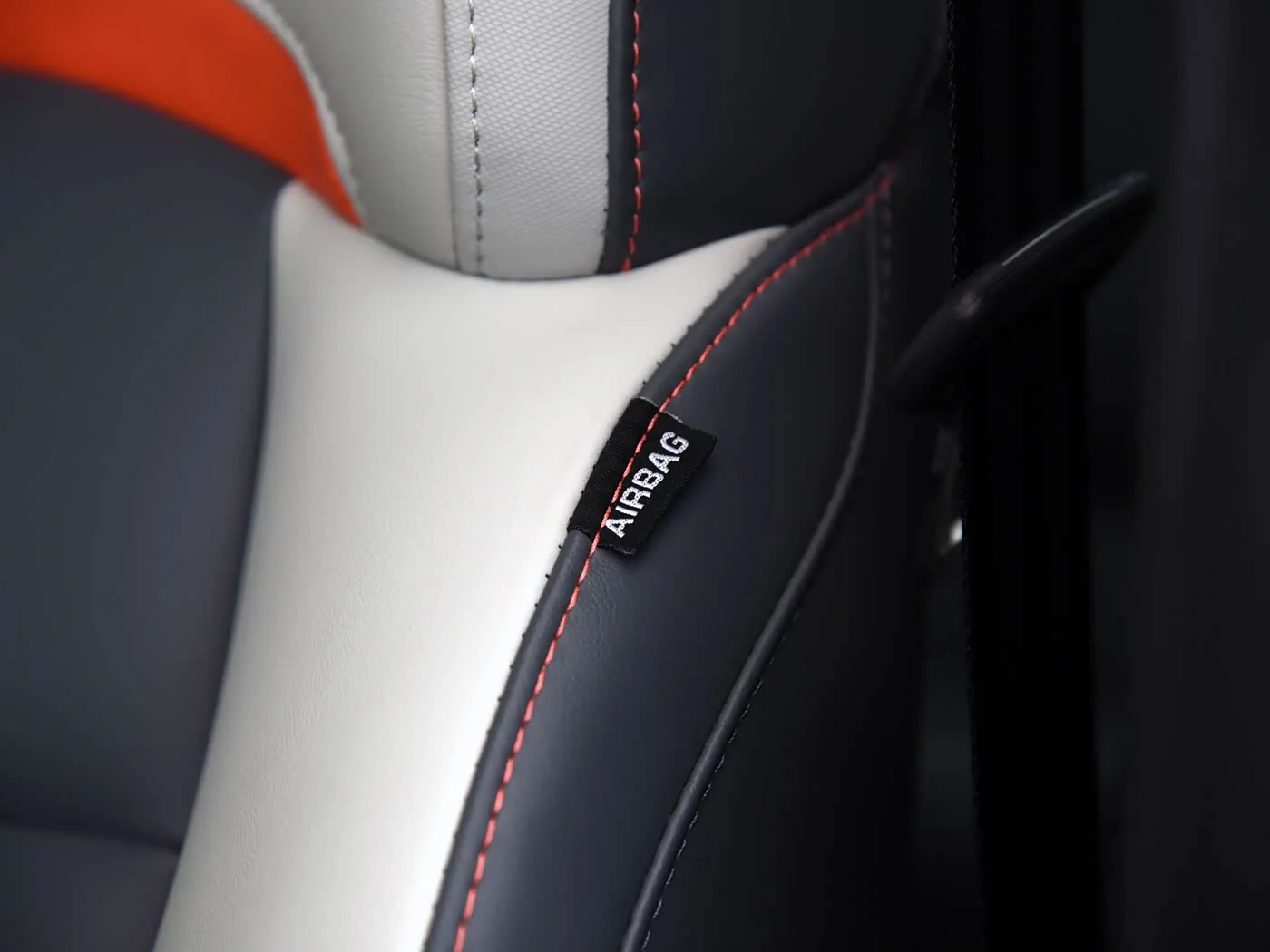 1400x1050_autohomecar__ChsEdmLwT-qASyigAA0m85xIE_s426.jpg