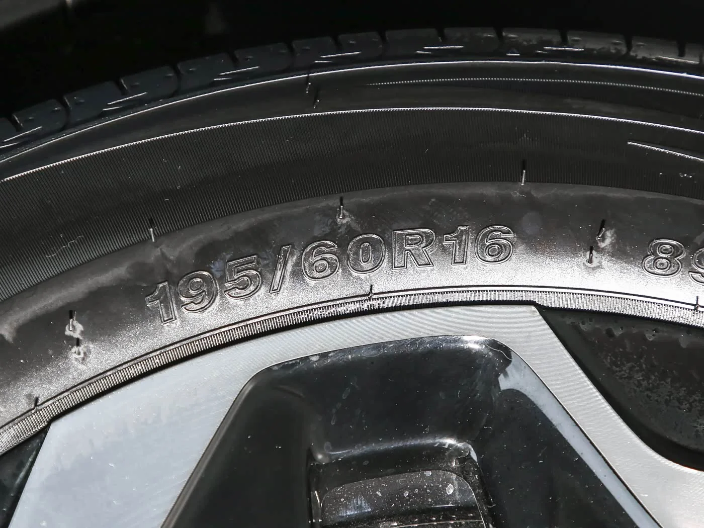 1400x1050_autohomecar__ChtpWGkdKvOAK7MYADAb1X3uK0M678.jpg