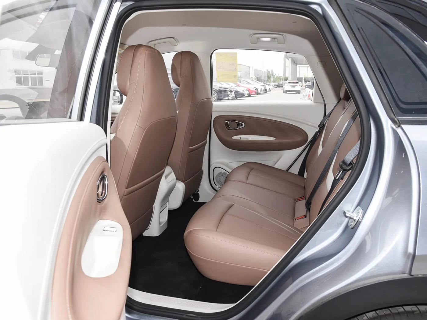 1400x1050_autohomecar__ChxpVWo1av2ALHFaAEeXvblcDWo336.jpg