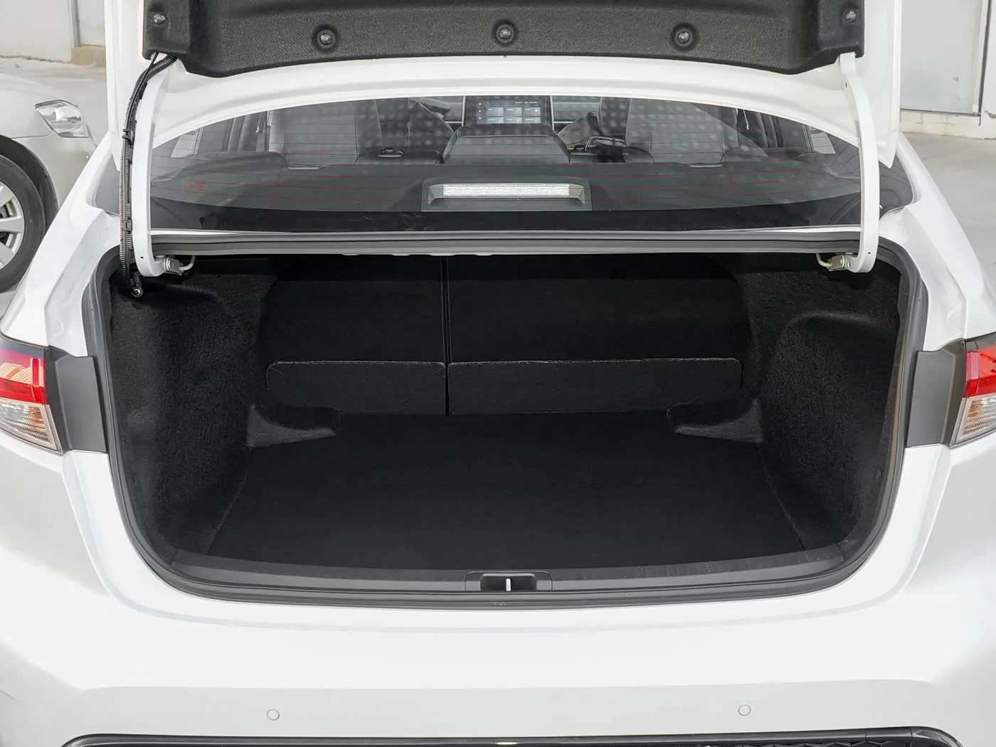 1400x1050_autohomecar__ChwFk2HB8FCAFiObACuPklO26HY865.jpg