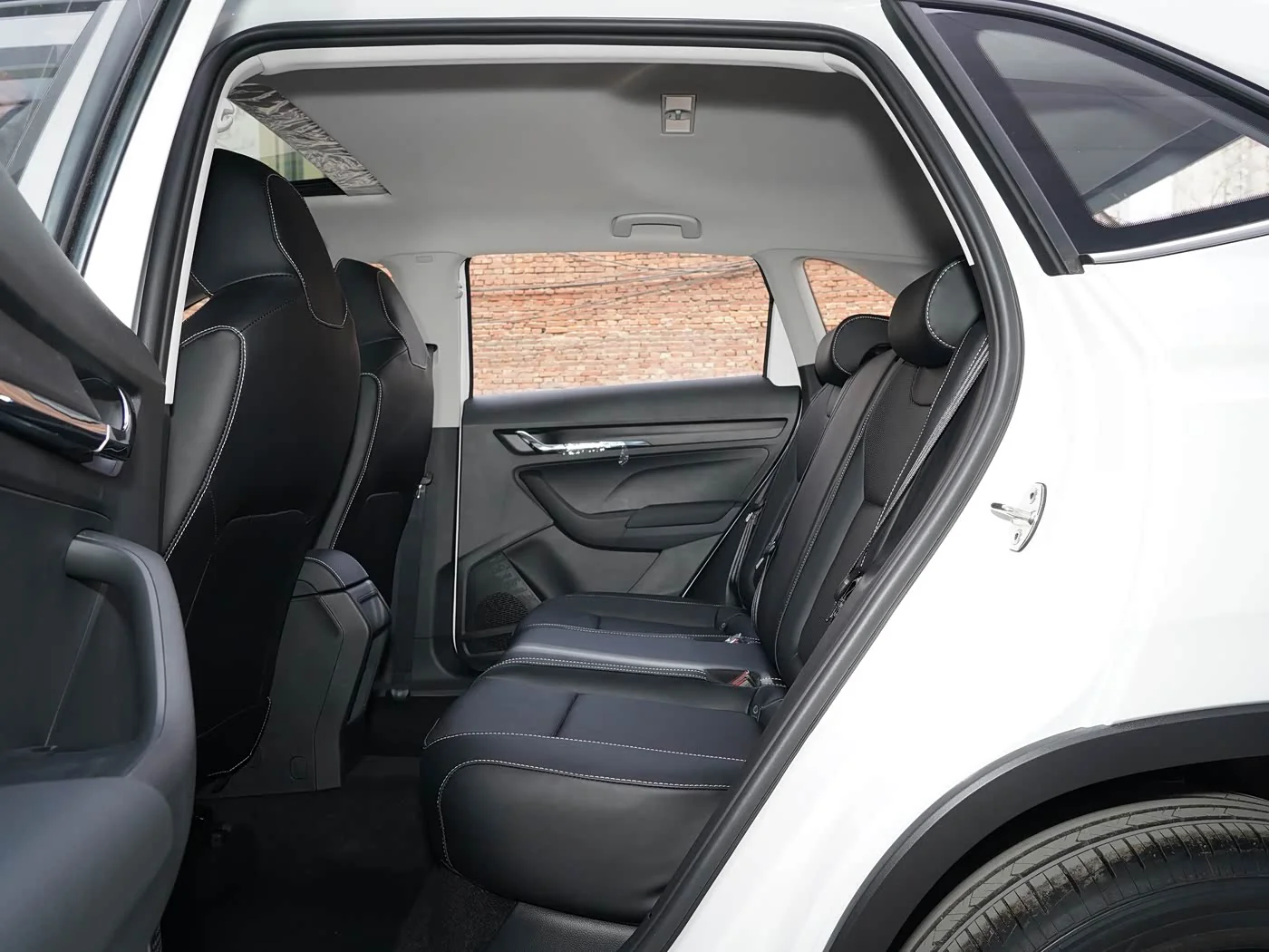 1400x1050_autohomecar__ChxkjmIHYLSAGvmGAB1bT2Zm-BU166.jpg