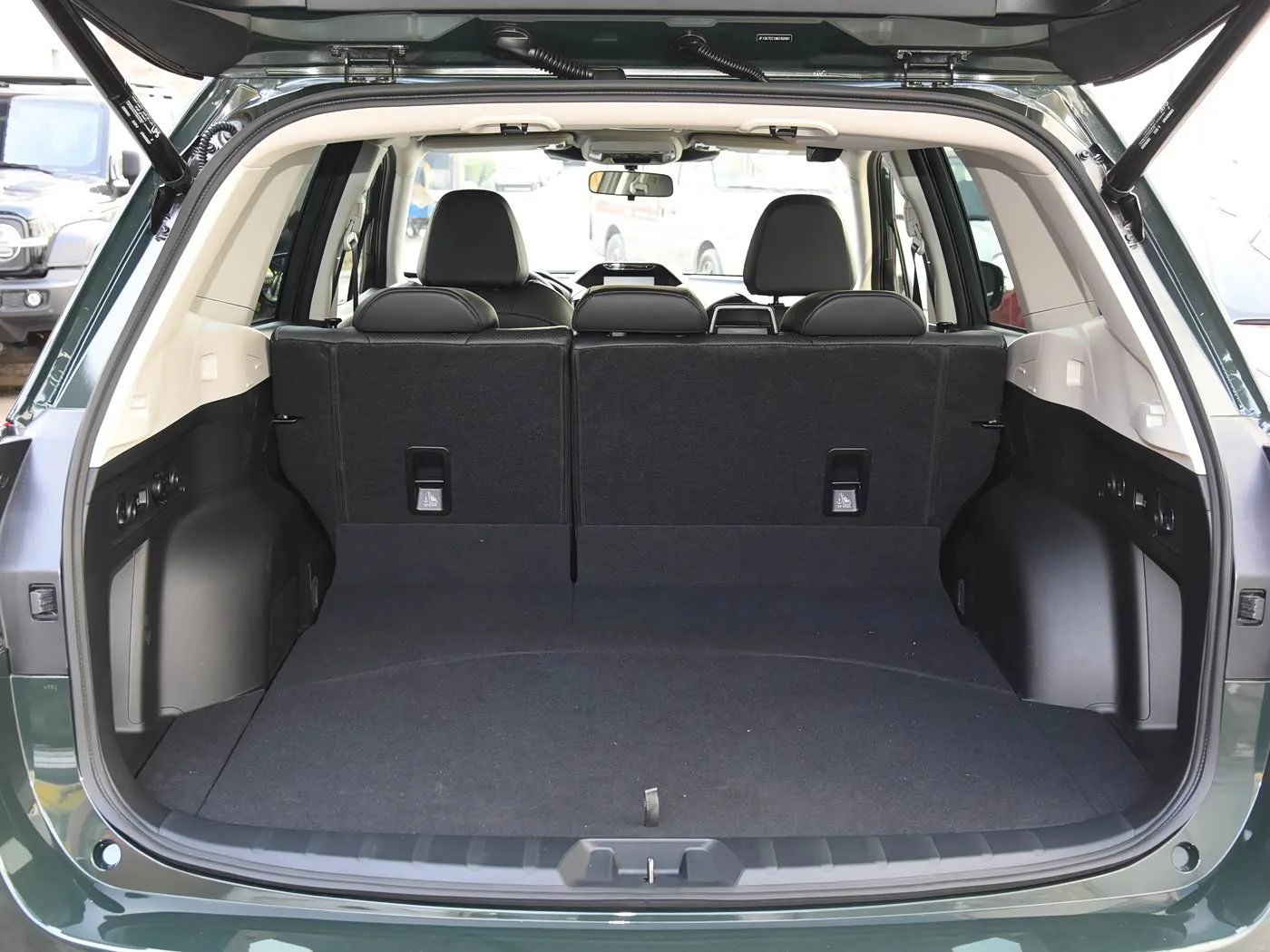 1400x1050_autohomecar__ChxkmWG0l3SAVFeRACSVS4LCXcQ177.jpg