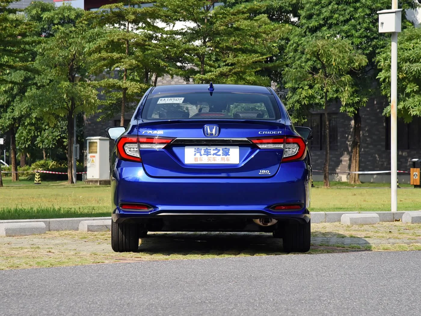 1400x1050_autohomecar__ChwEmGFKcJWAESBXABksoBDFTWg011.jpg