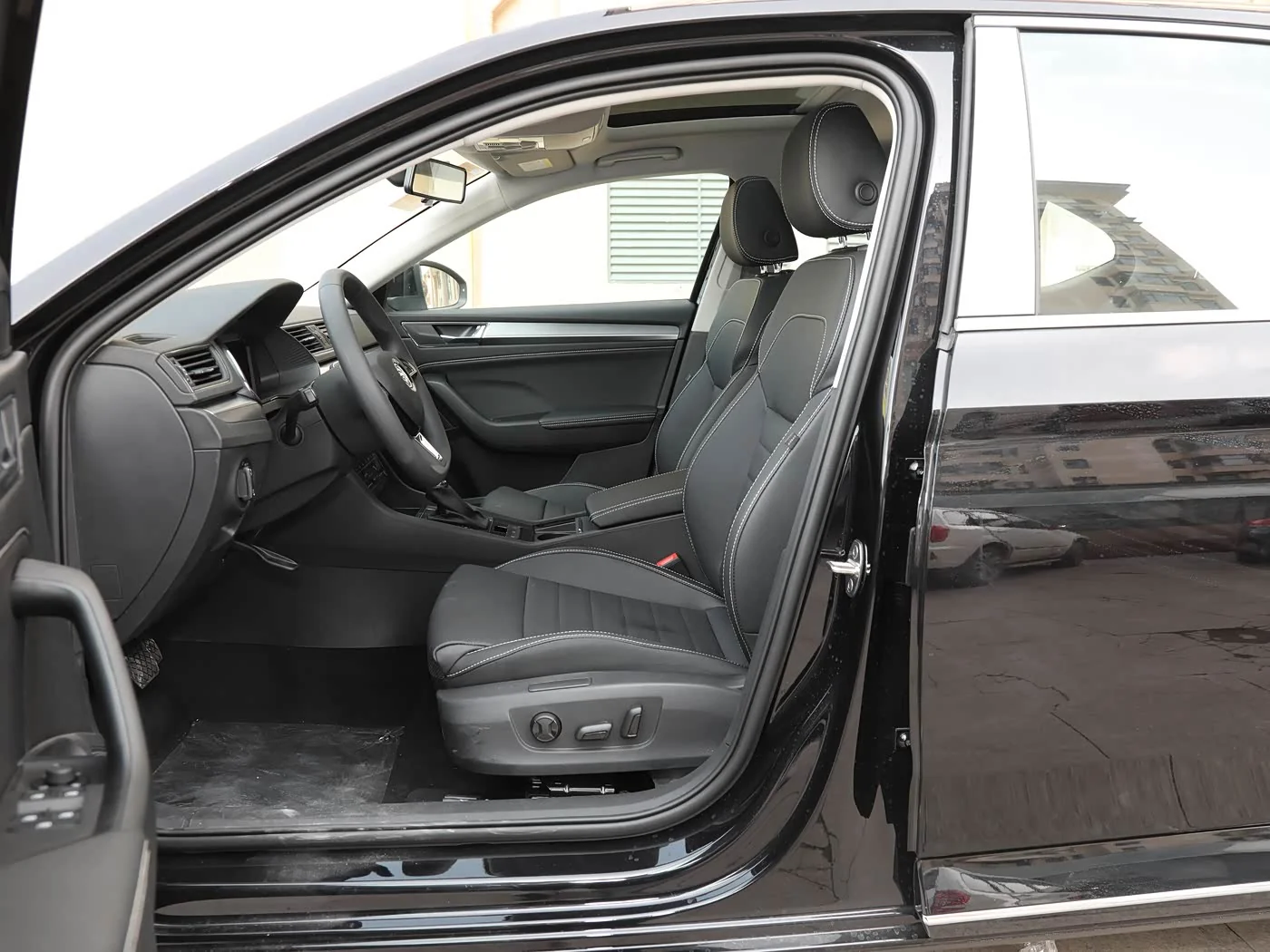 1400x1050_autohomecar__ChxkqWPuFJuAYebQABB-16-whXk314.jpg