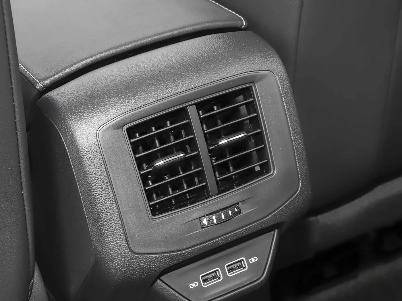 1400x1050_autohomecar__ChxpWGkVmqyAbvMRAC7VJo184fc680.jpg