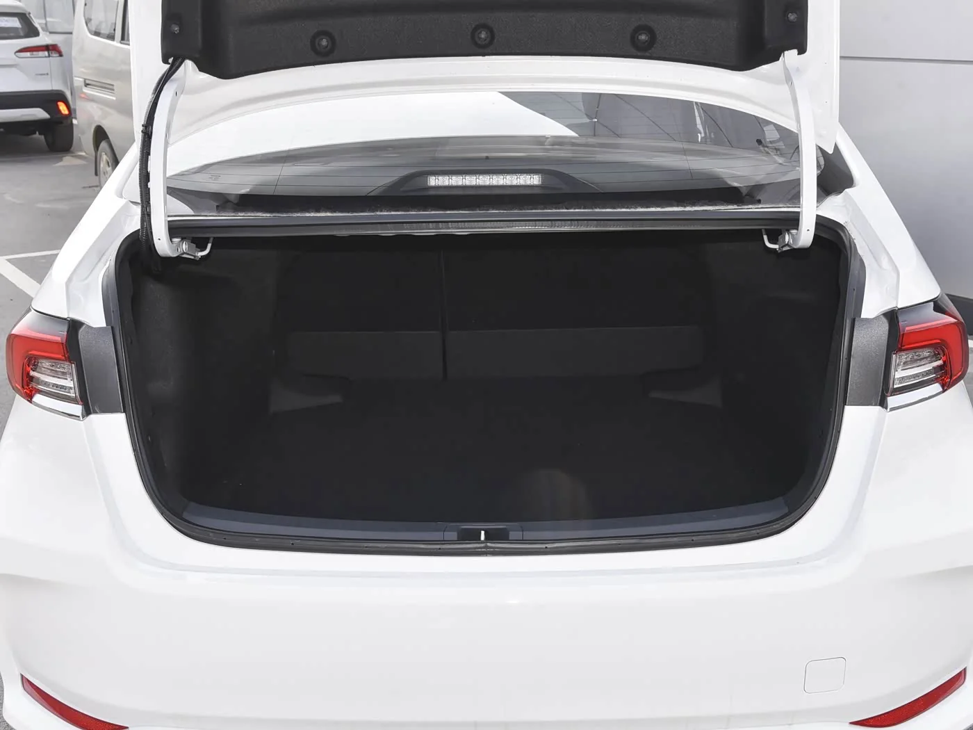 1400x1050_autohomecar__Chxky2Us03qAGqieAA2FURg3R9I226.jpg