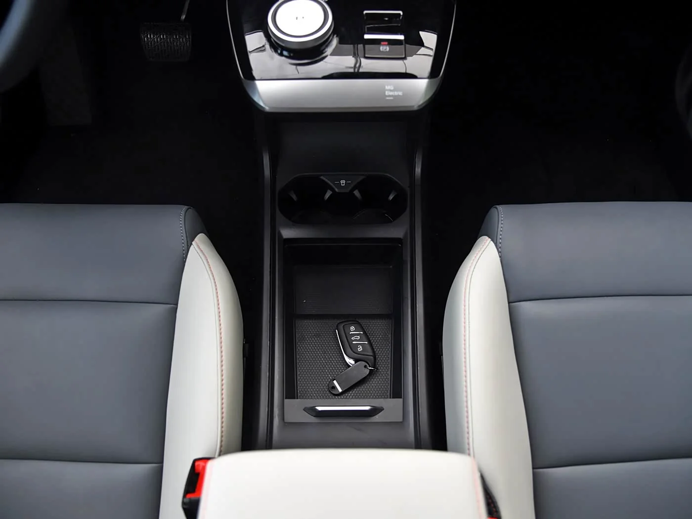 1400x1050_autohomecar__ChsEdmLwT9yAGHXCAA-8-DzguNM840.jpg