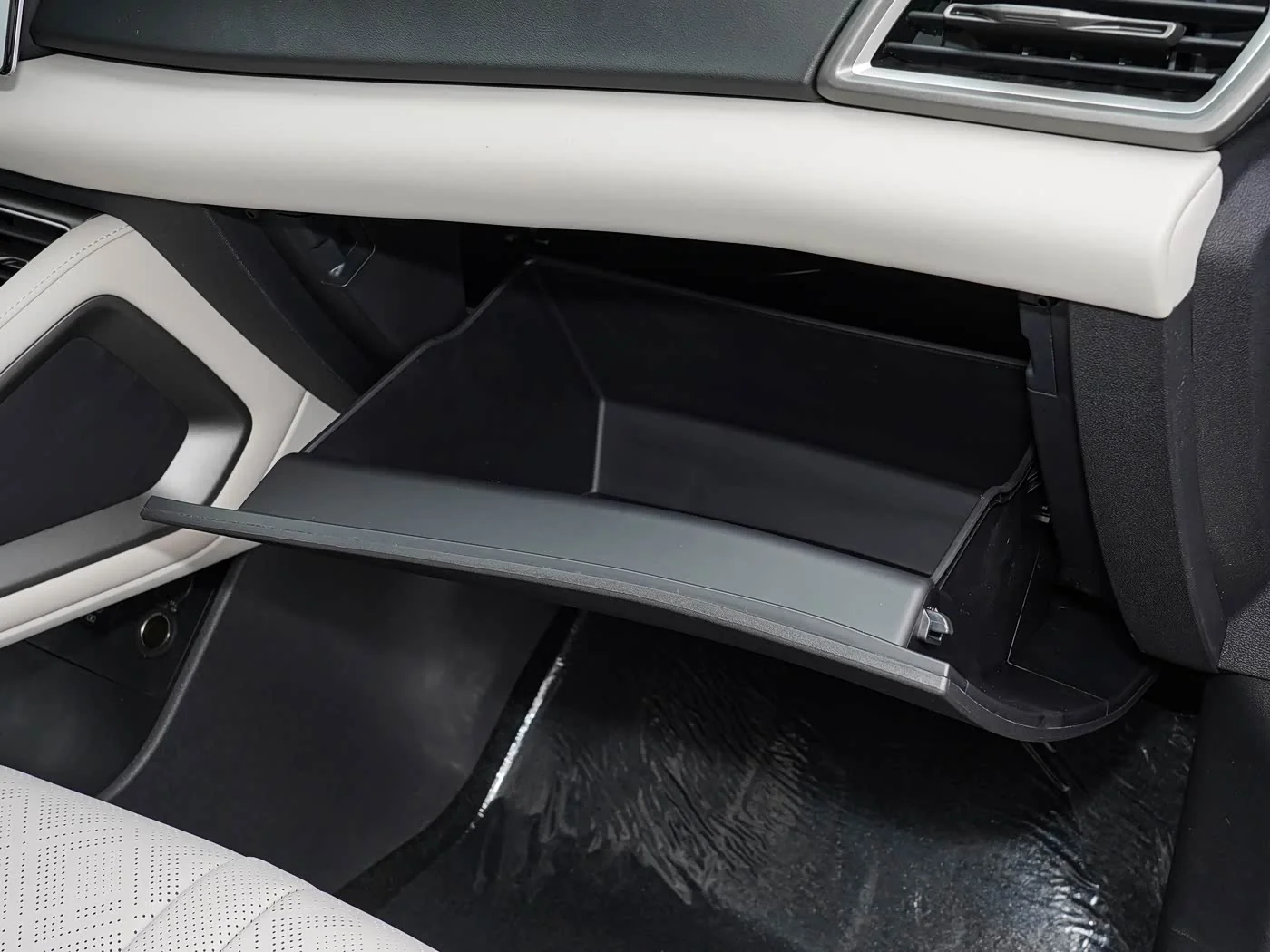 1400x1050_autohomecar__ChxpV2iRvfuAJLncACG3etpL754400.jpg