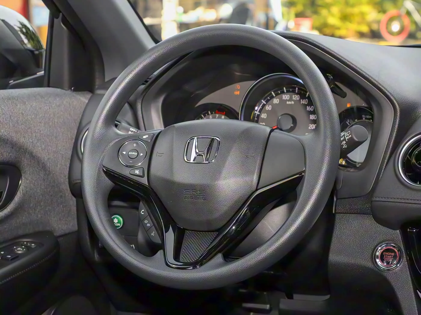 1400x1050_autohomecar__ChwFk2HG2PGAA4aqACMrw8Je83s036.jpg