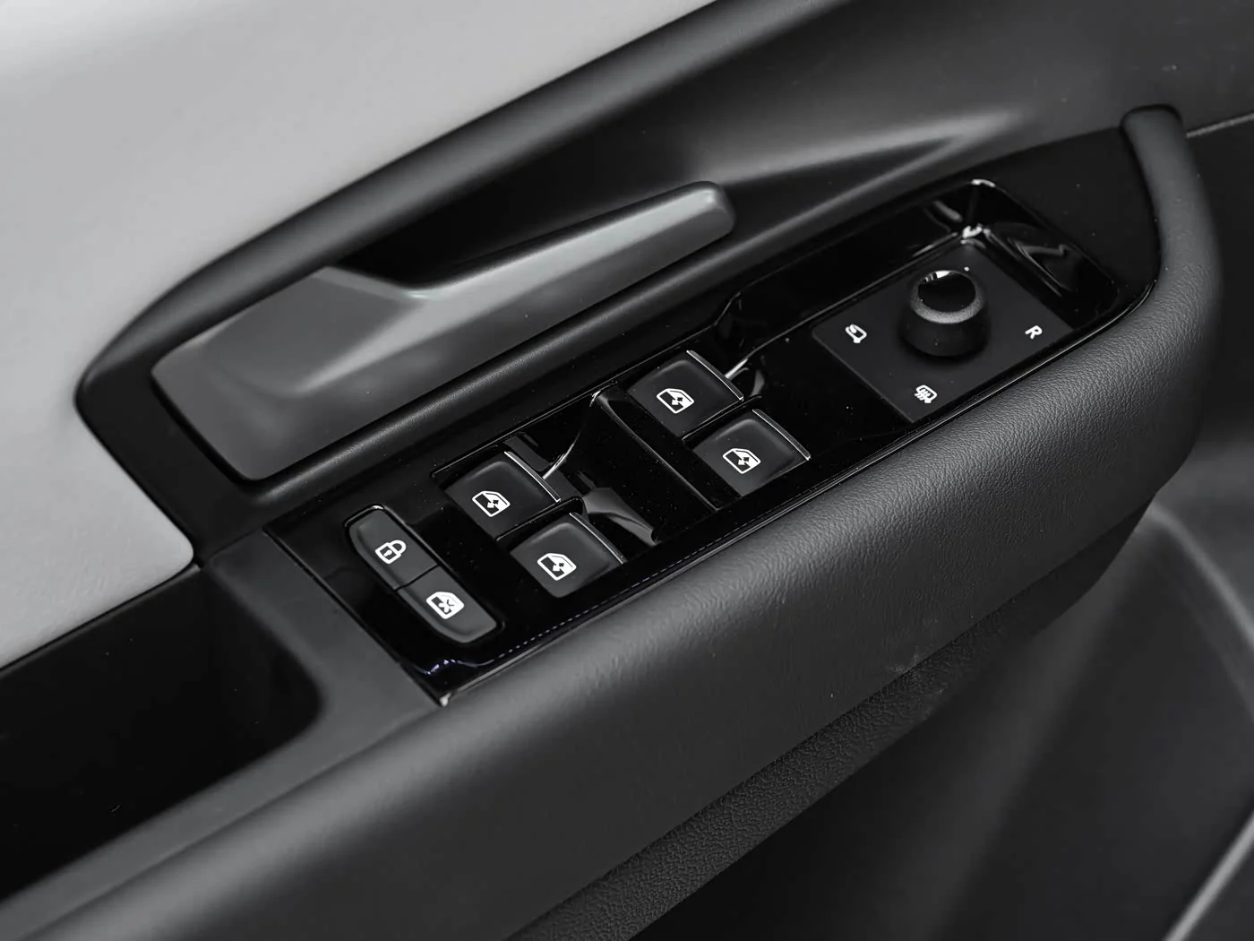 1400x1050_autohomecar__ChtpWGn0kVmAClYXADiss16lWFk701.jpg