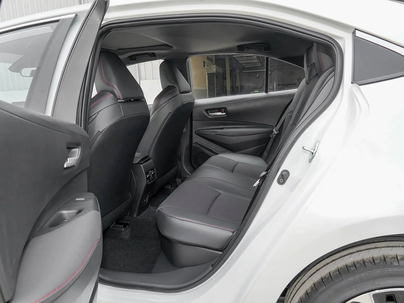 1400x1050_autohomecar__ChwFkmGYxNyABwh-ACHDVXDi194527.jpg