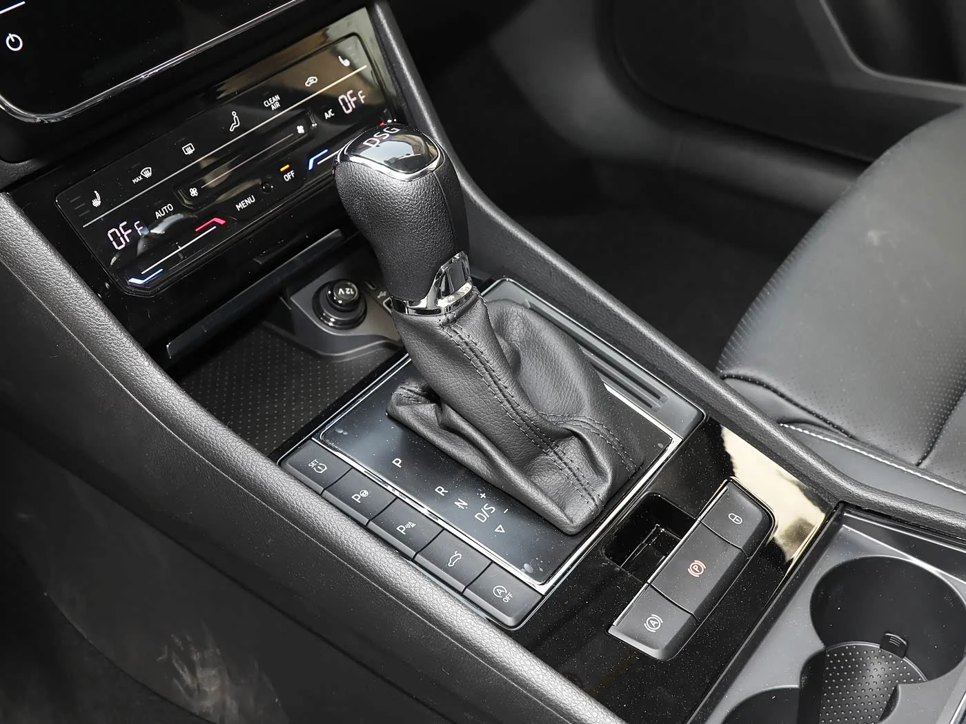 1400x1050_autohomecar__ChxkqWPuFKCAN_NvACAWs03h5Xs923.jpg