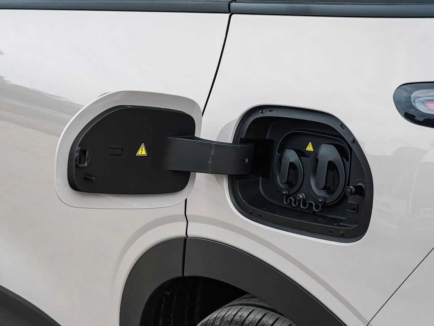 1400x1050_autohomecar__ChxpVWoYXX6AZ6KiACQGgKp03rs288.jpg