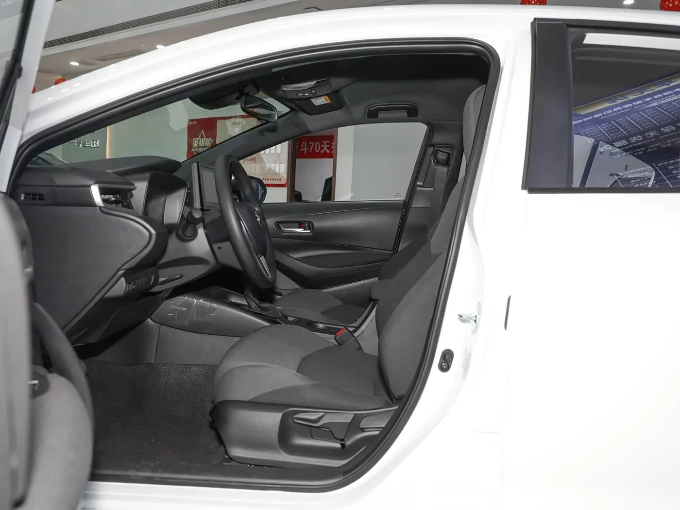 1400x1050_autohomecar__ChwFj2IT2NOAc7u0AAzfkUp6AJs049.jpg