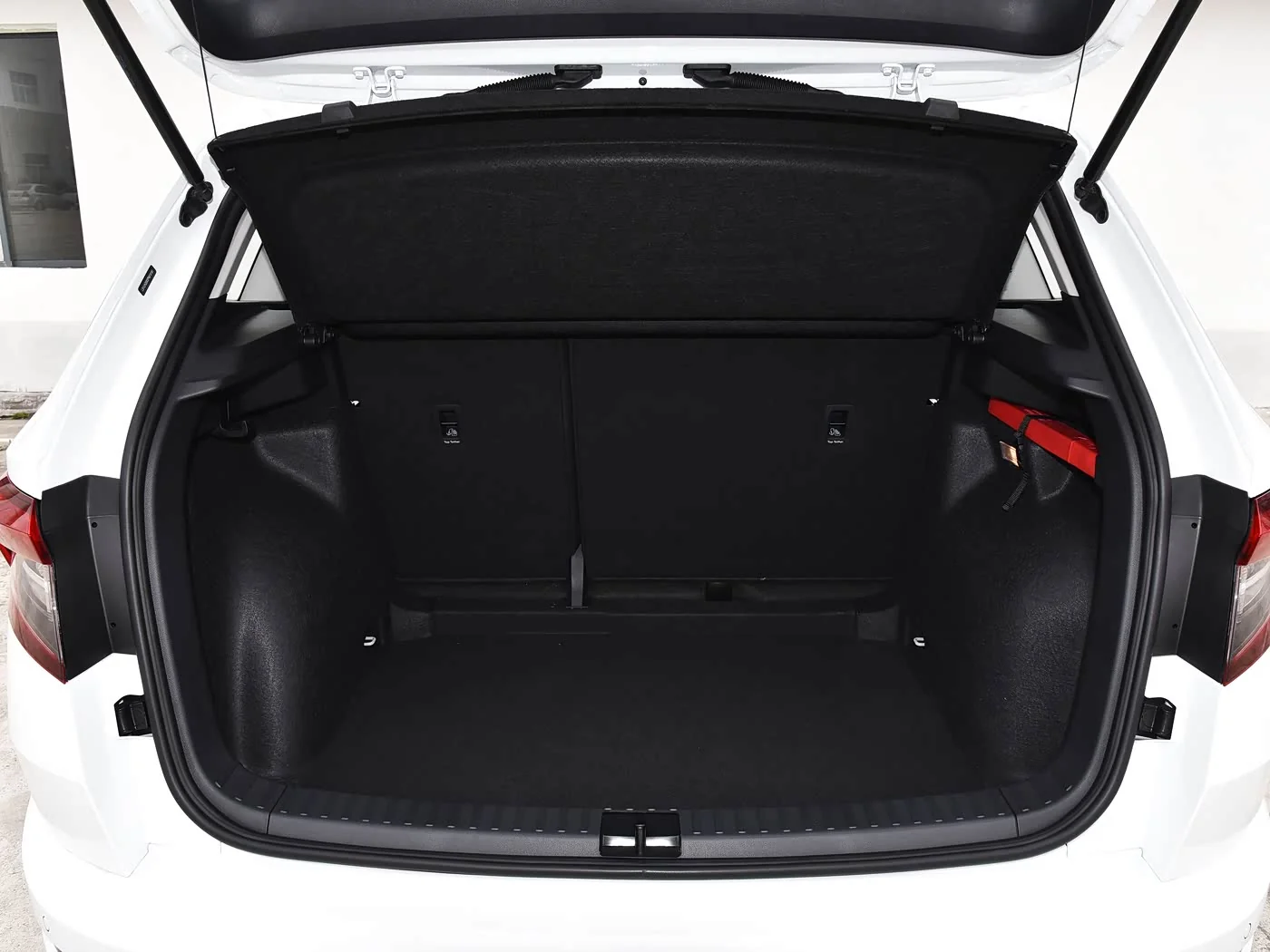 1400x1050_autohomecar__CjIFVmQbAzaALzS5AA_hTh40lXc167.jpg