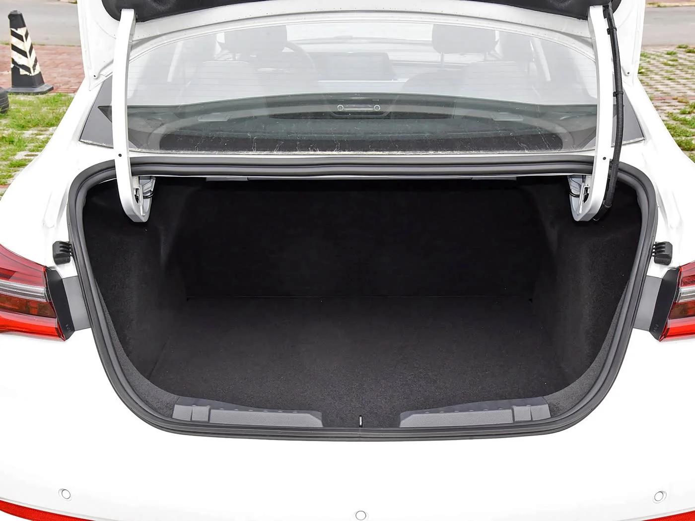 1400x1050_autohomecar__Chxkk2Dq27-AOTKEAAfmf3_6RMI397.jpg
