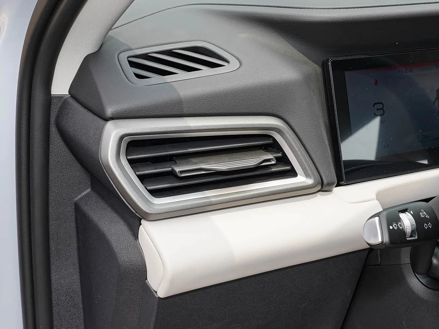 1400x1050_autohomecar__ChtpWGiRusKAOyfXACotrciq19I859.jpg