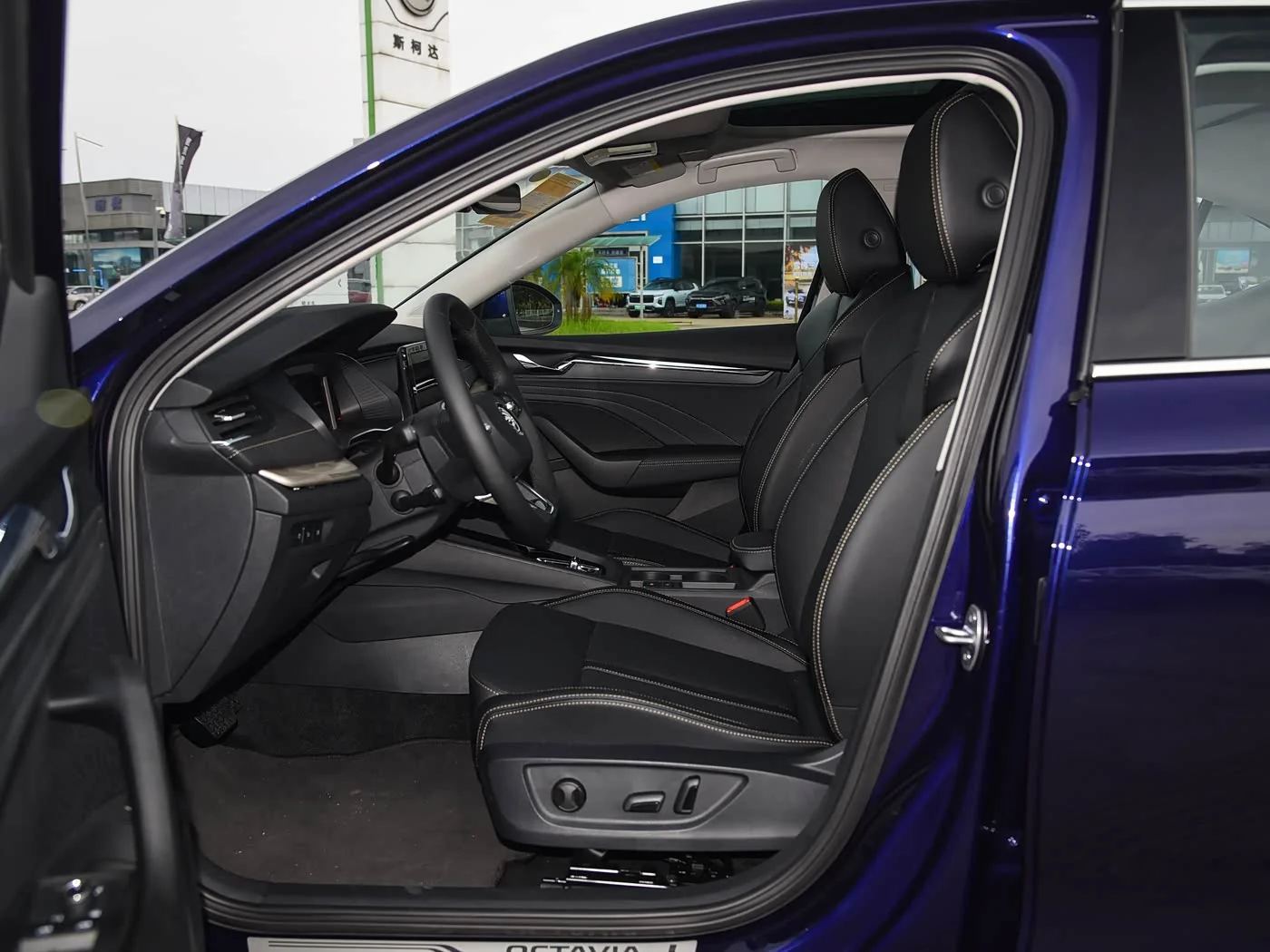 1400x1050_autohomecar__ChxkPWcEGpiAaHfsAC771upFbe0056.jpg
