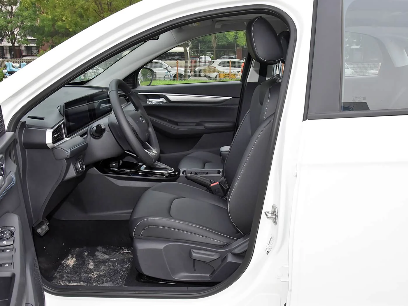 1400x1050_autohomecar__ChwEoWDq28eAKjKvAAghAvSm8Us595.jpg