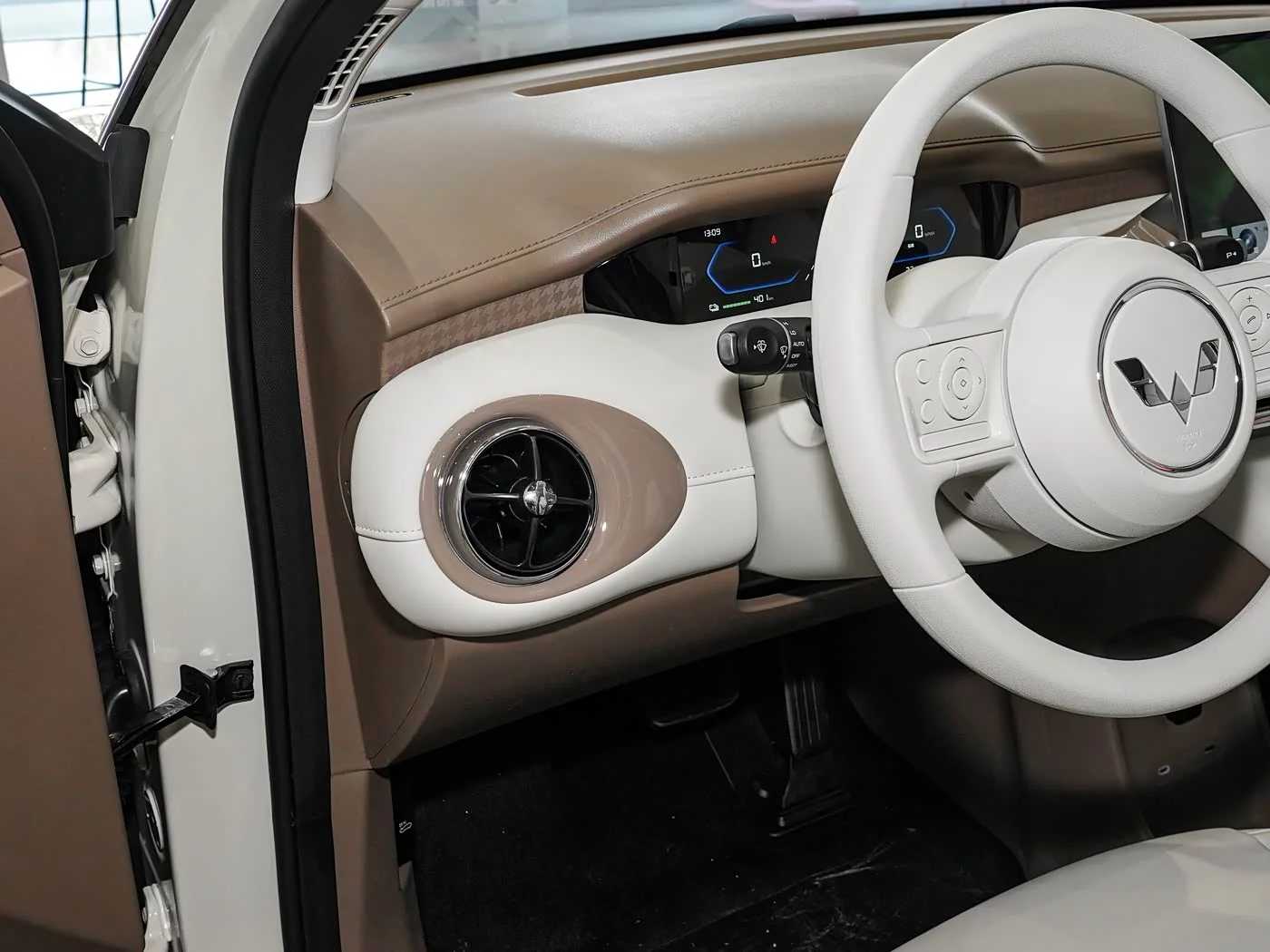1400x1050_autohomecar__ChtpWGnktZiACGVWACMR2xvlM5I686.jpg
