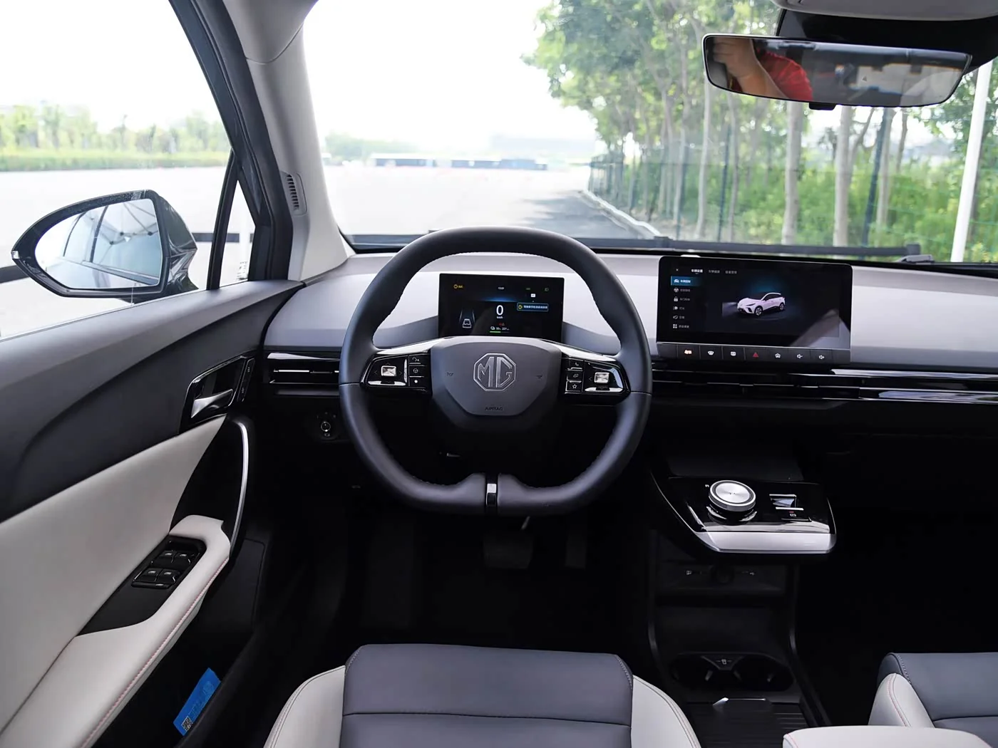1400x1050_autohomecar__ChwFkGLwT9eAQMAPABFFpHU-gJA317.jpg