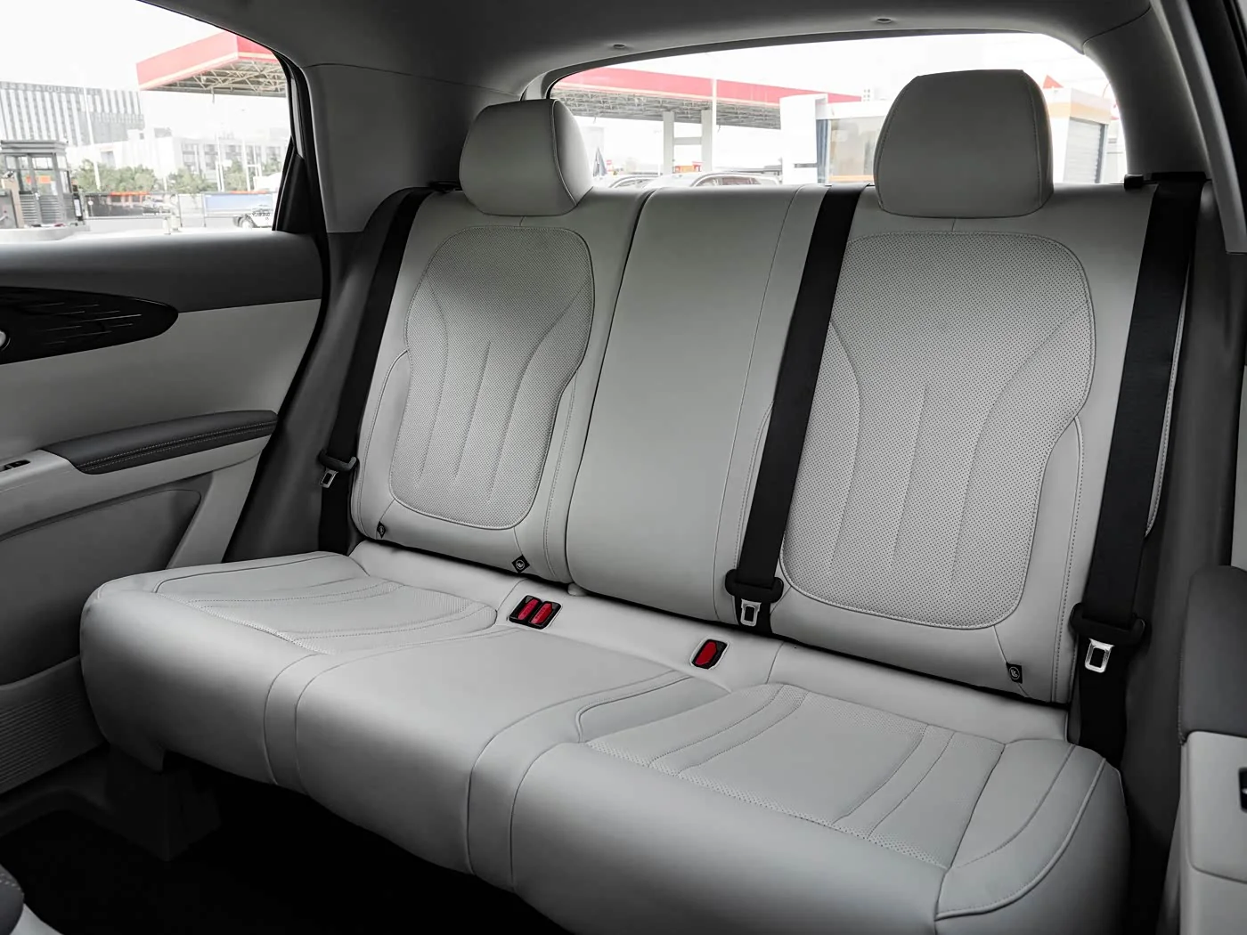 1400x1050_autohomecar__ChxpVmokKF6AWUdWACmmlMUy8TQ831.jpg