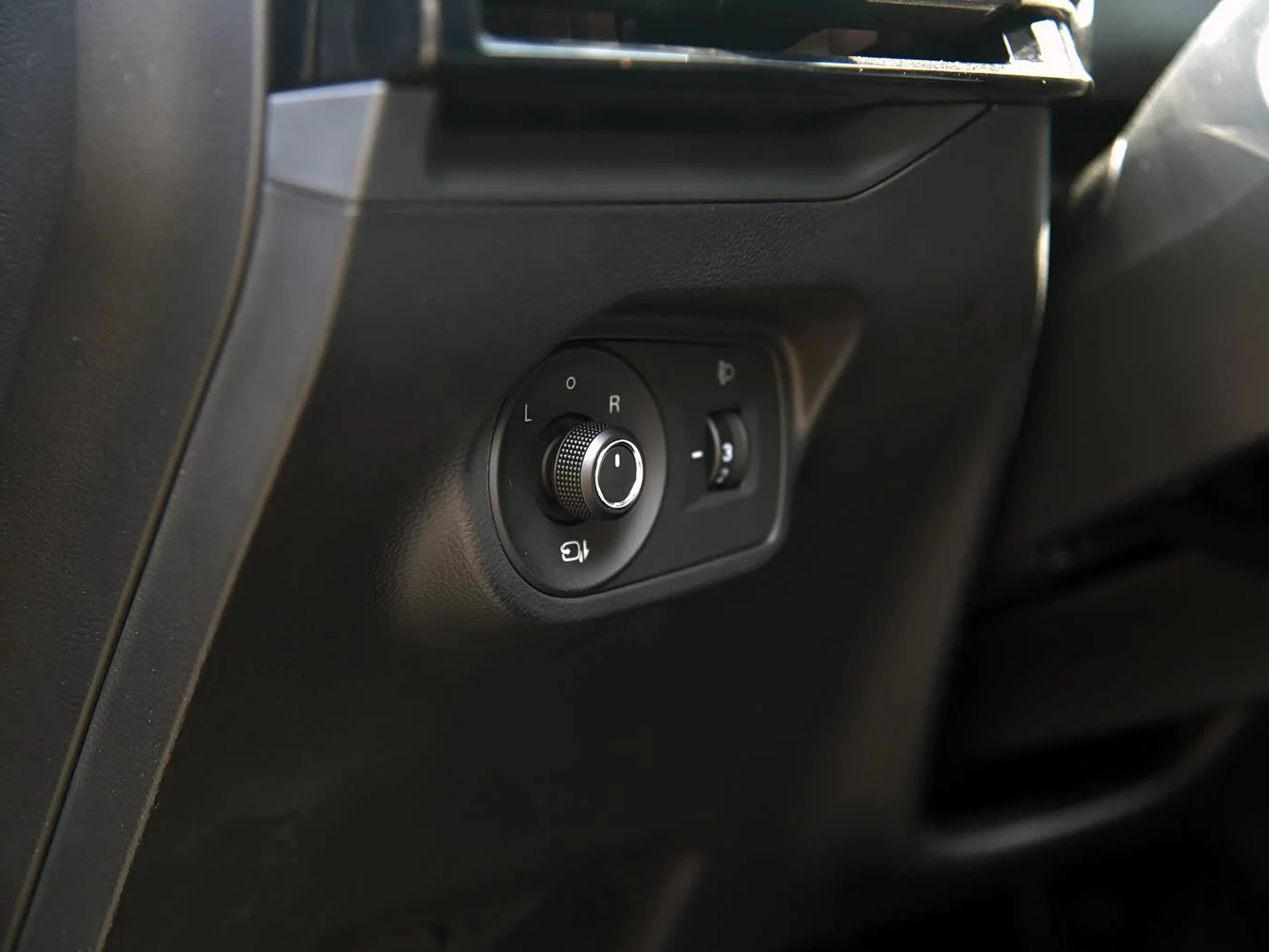 1400x1050_autohomecar__ChxkjmLwT9GAeM4OAA8LDWHYrog502.jpg