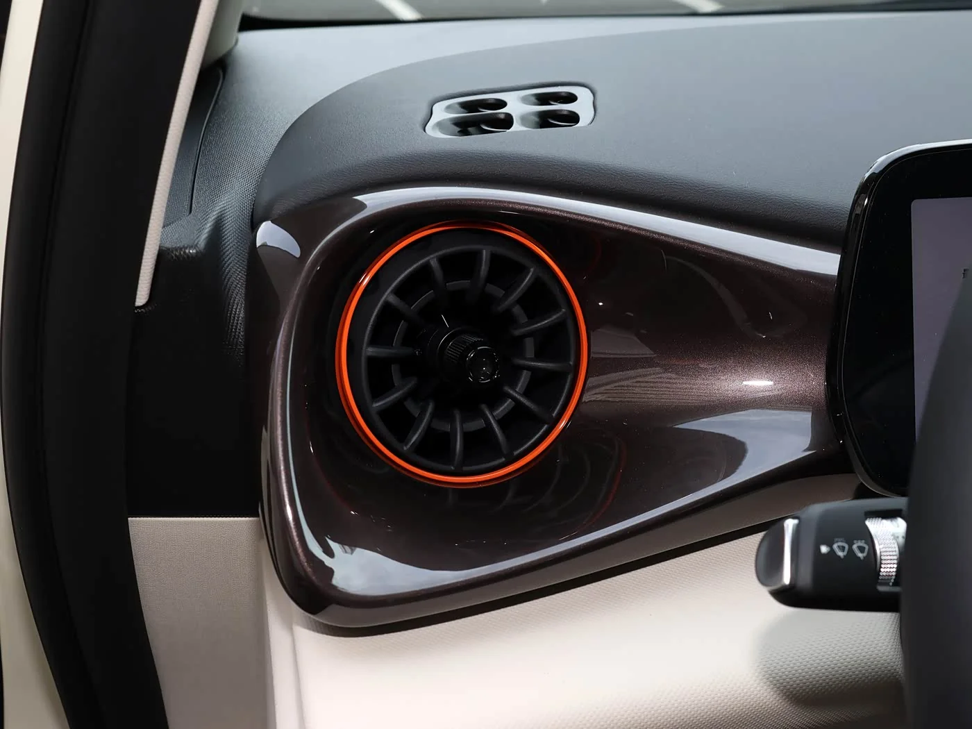1400x1050_autohomecar__ChtpWGi0aGyAAXFDABiCzRioLV4994.jpg