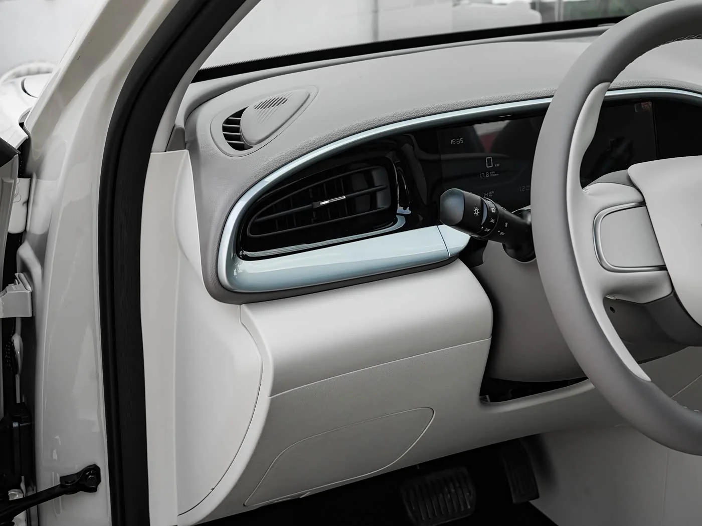 1400x1050_autohomecar__ChxpV2okKDaAMwcXAB575wBmv_M297.jpg
