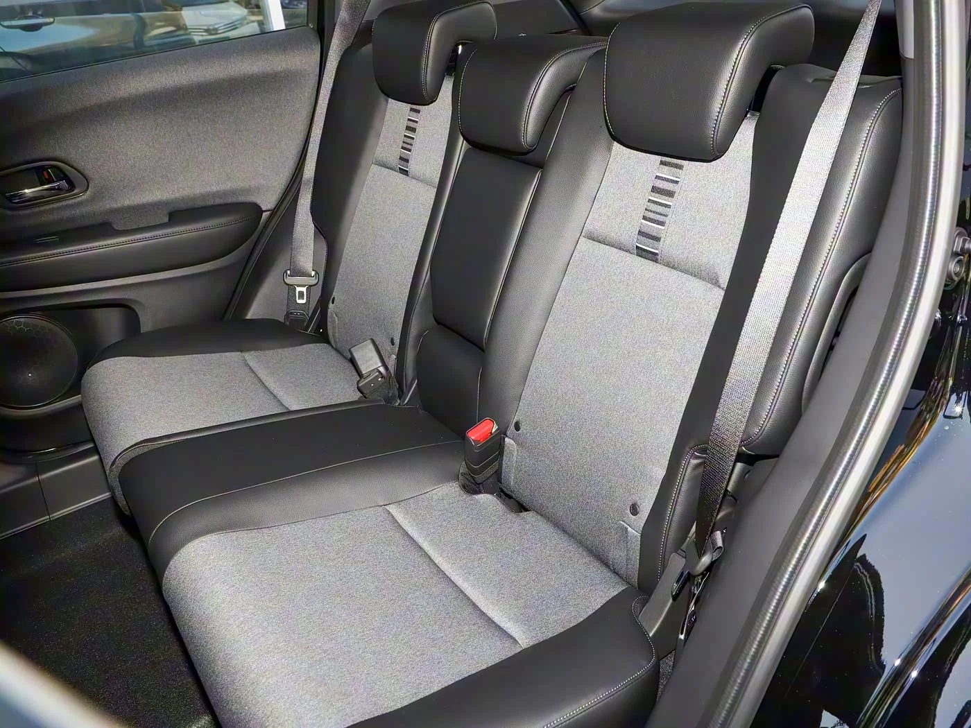 1400x1050_autohomecar__ChwFk2HG2RaAVf1pACUZTthhykc025.jpg