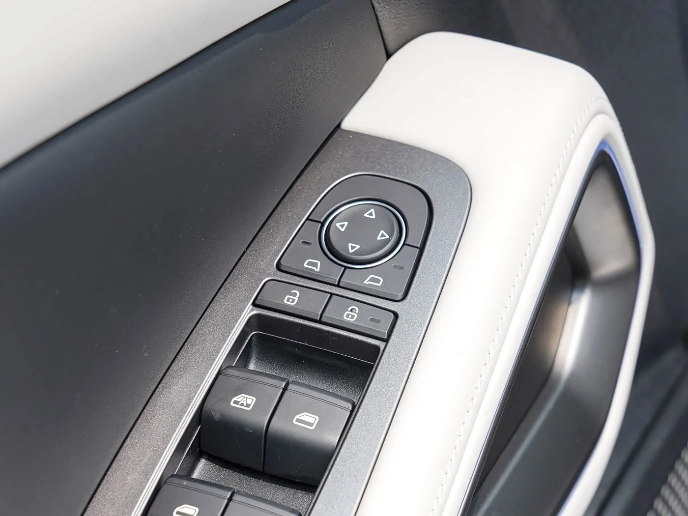 1400x1050_autohomecar__Chto52iRwdKANrorAC1w0d4WdWI399.jpg