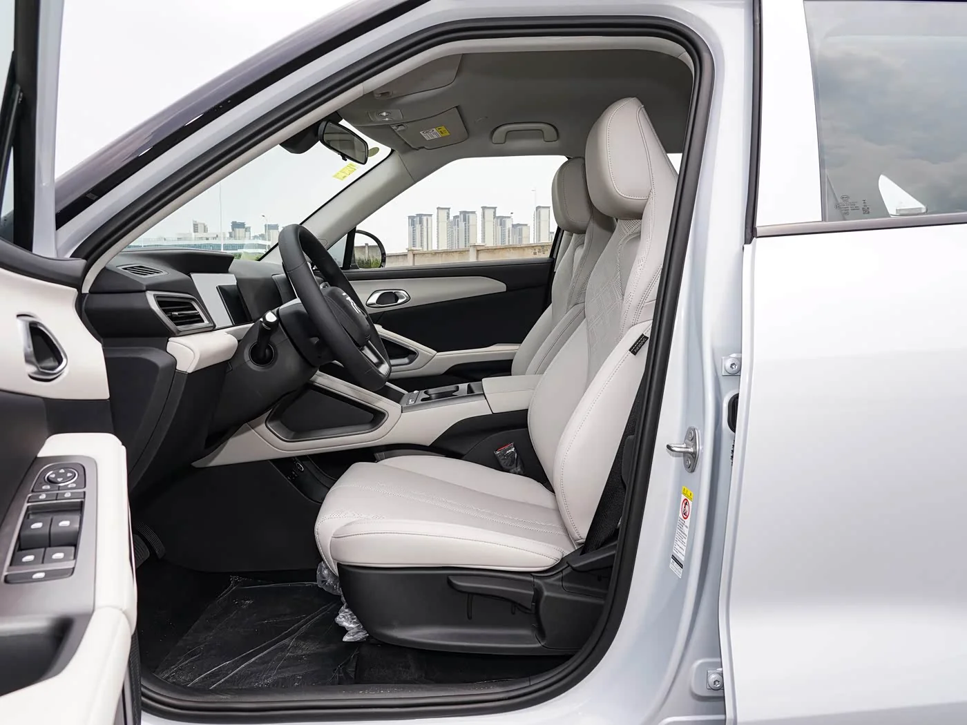 1400x1050_autohomecar__ChxpVmiRvu2AF7saACi-ZdOOWaA089.jpg