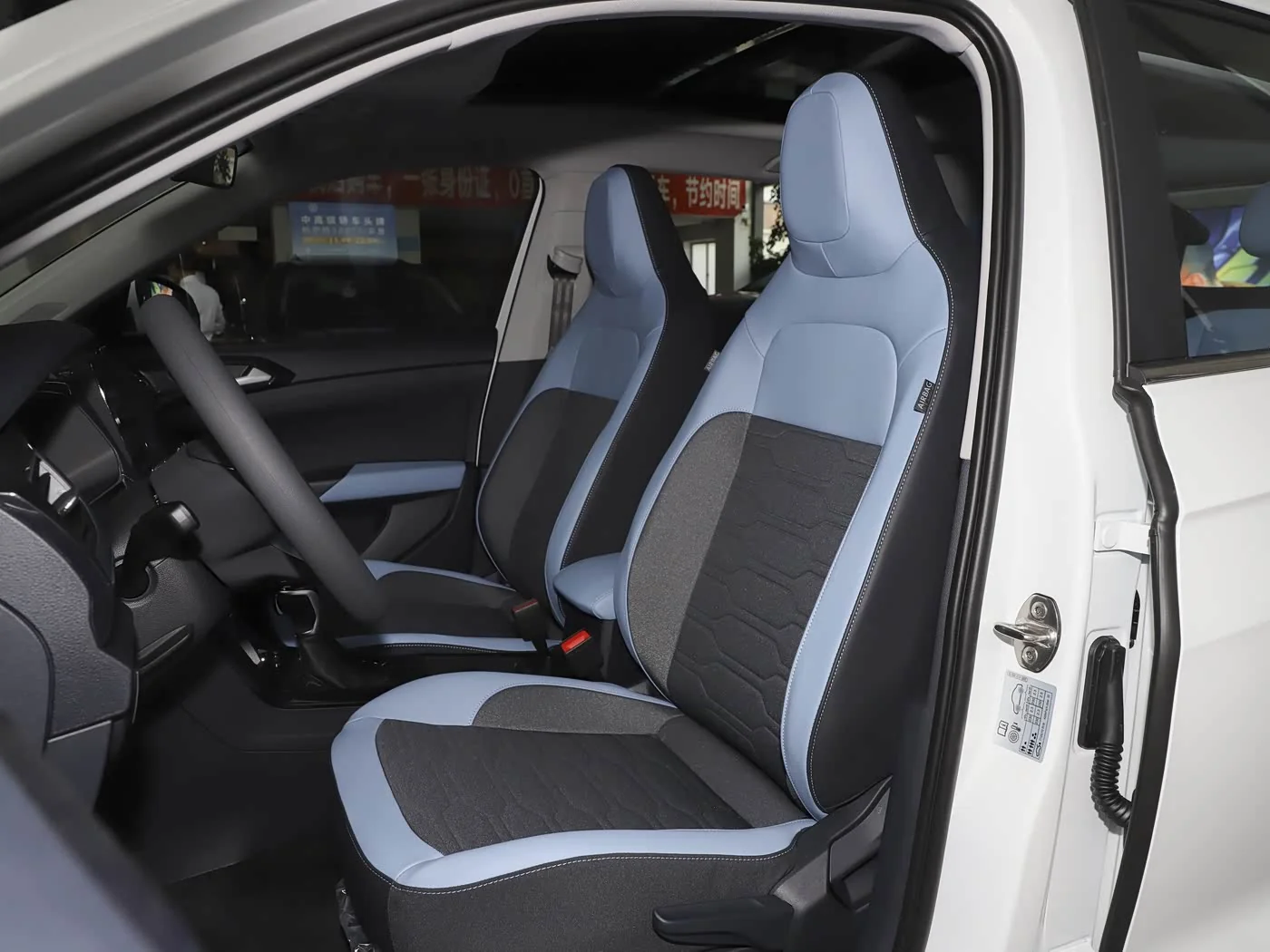 1400x1050_autohomecar__ChxkPWcLyaWAVSRPADz5ks5N_U0570.jpg