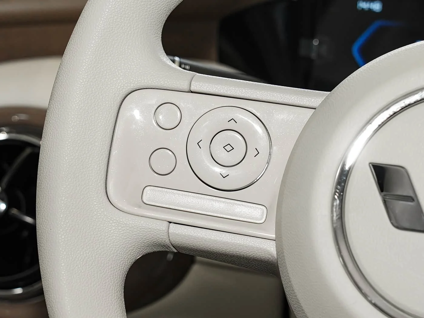 1400x1050_autohomecar__ChxpV2nktaCAZqNCACxT6vbY8u8566.jpg