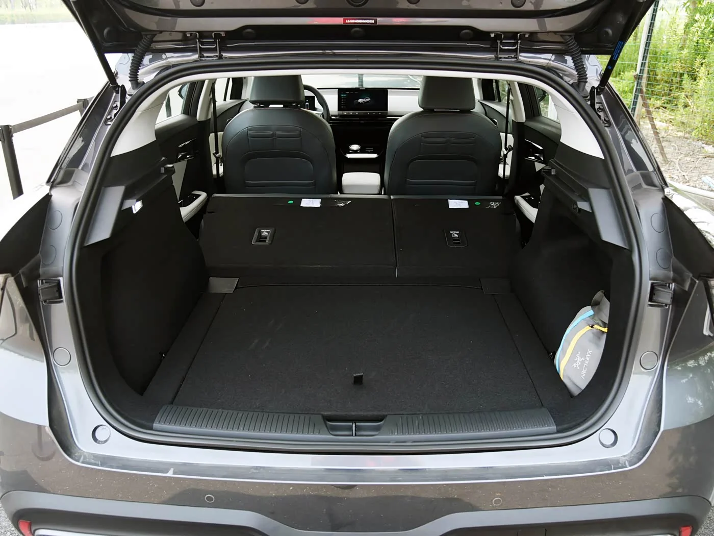 1400x1050_autohomecar__ChxkjmLwT9qAS2J2ABVuXM5HR60754.jpg
