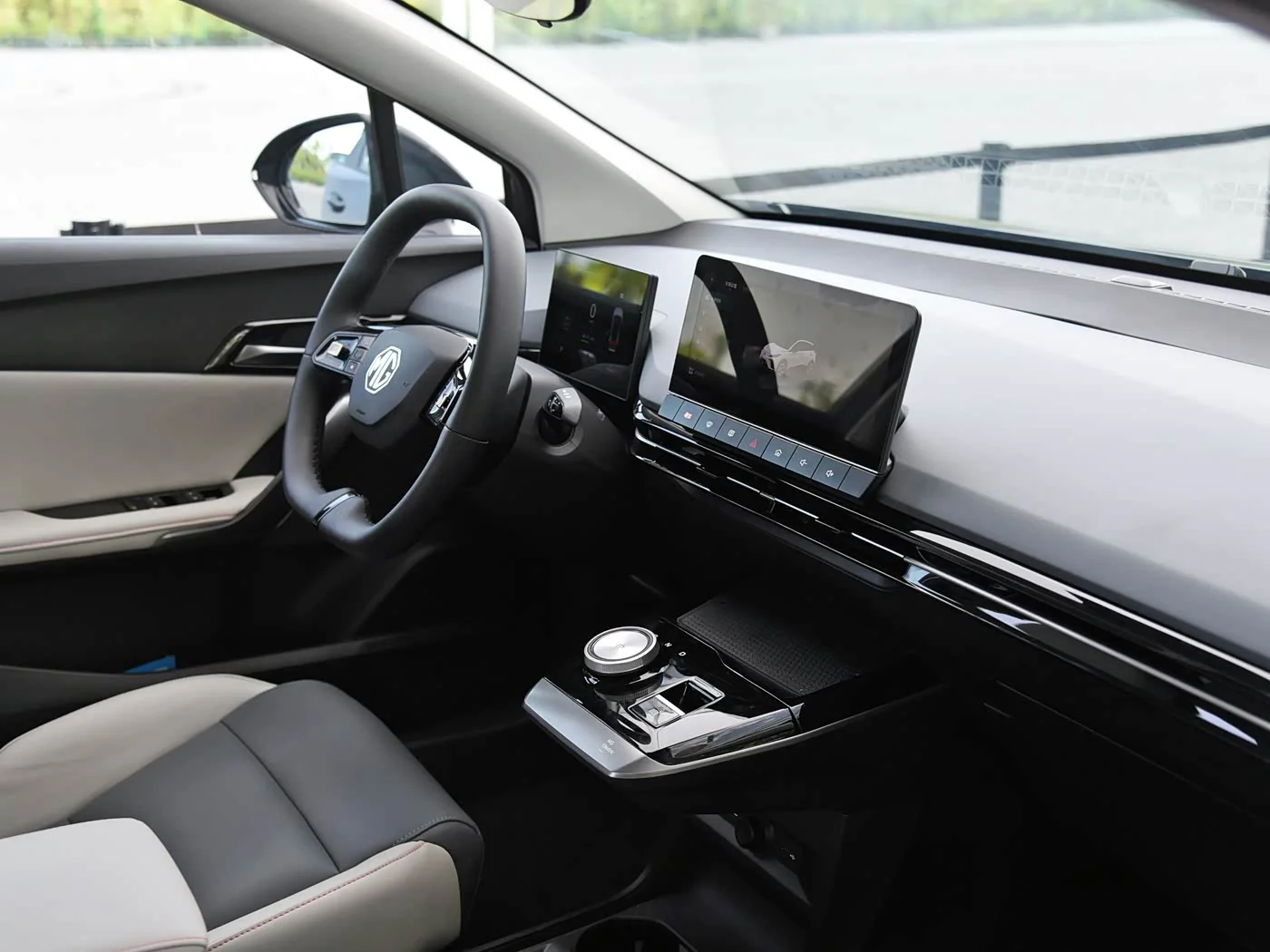 1400x1050_autohomecar__ChwFj2LwT8eAHKr6AA_tCPXgHUU545.jpg