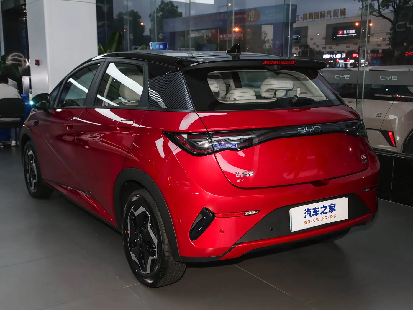 1400x1050_autohomecar__ChxpWGkdKueAD0QiACh8C8SSCUY666.jpg