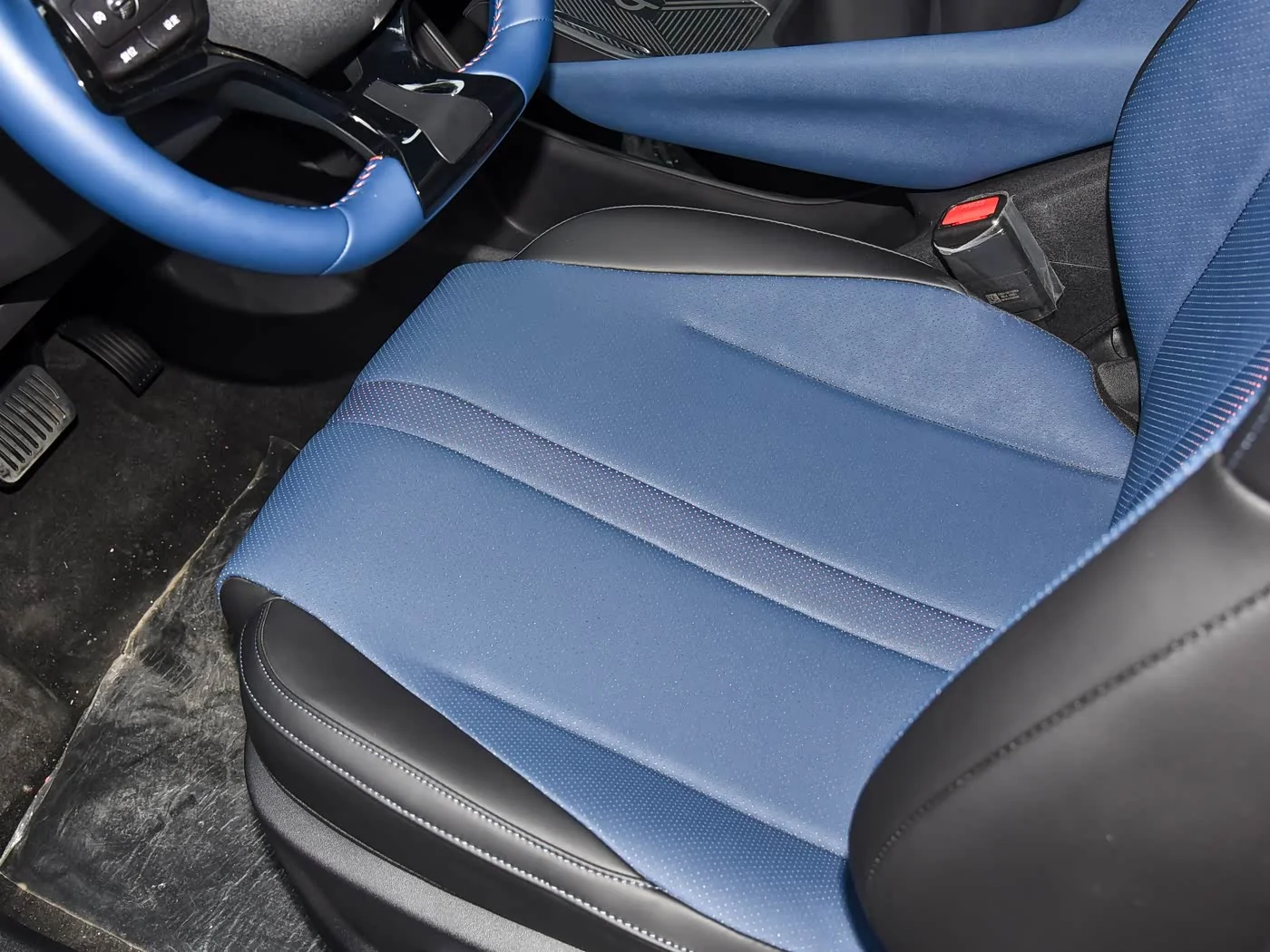 1400x1050_autohomecar__ChxkmmR16CWAOx1AAEotZW_NcvI647.jpg