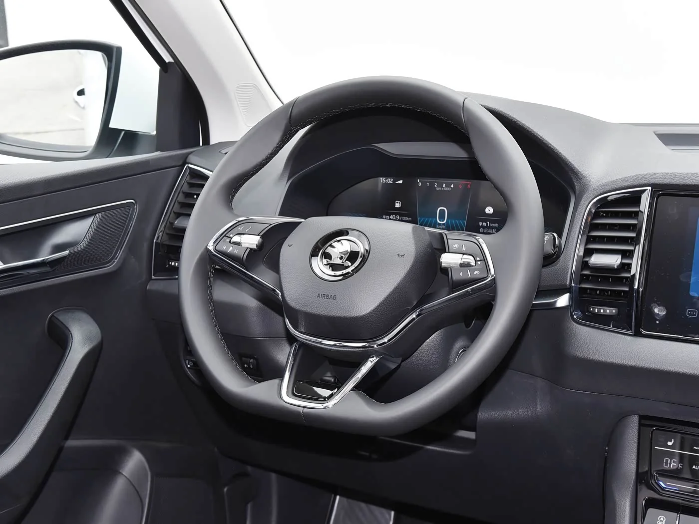 1400x1050_autohomecar__ChxkjmQbAv6AGF7bABAOTrAhC1Y708.jpg